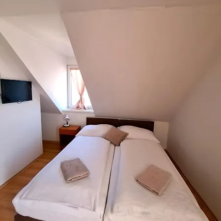 Alcorso Gæstehus 3*